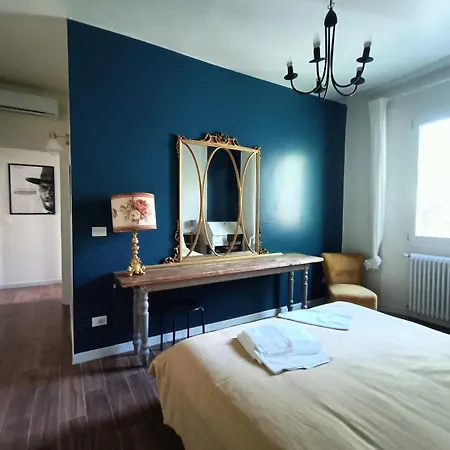 La Casetta Colorata Apartment *
